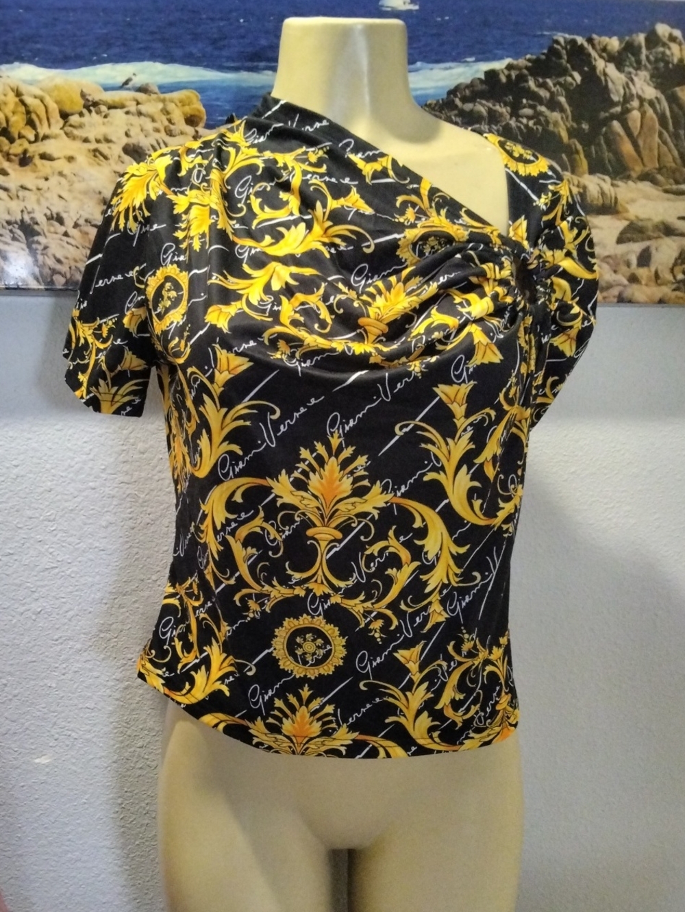 Peekskill Black & Yellow Baroque Short Sleeve Top